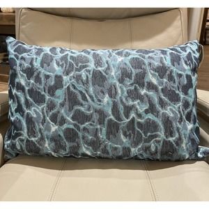 URBAN STANDARD 16x24” Duck Feather Fill Luxury Pillow Casual Ocean Blue Coastal